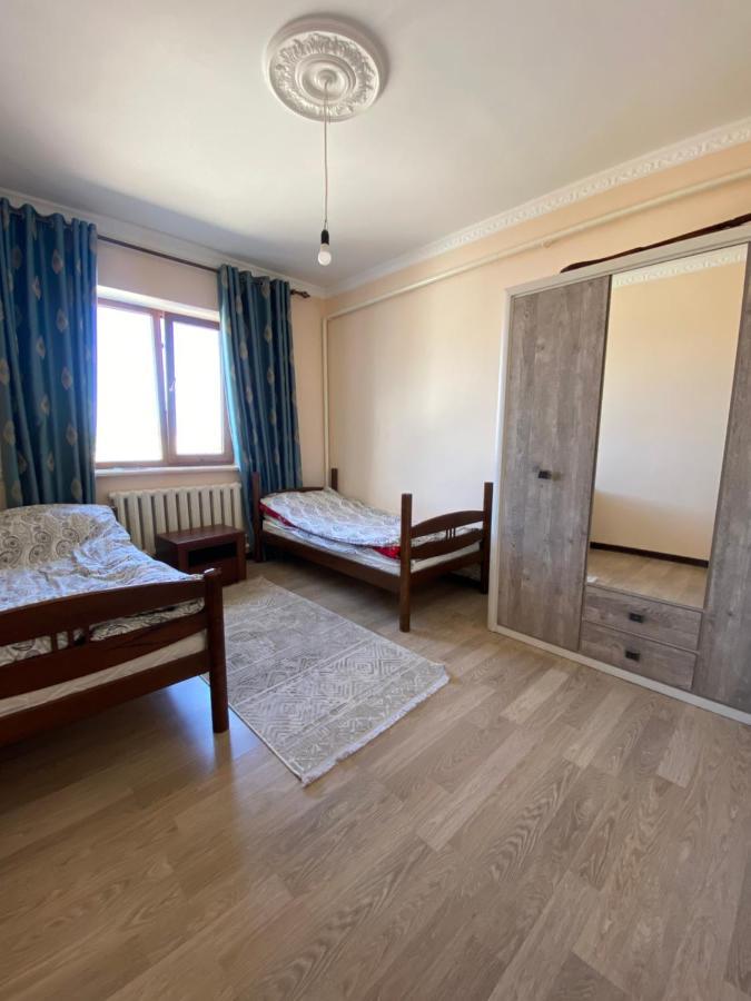 Maksat House Hotell Tossor Eksteriør bilde