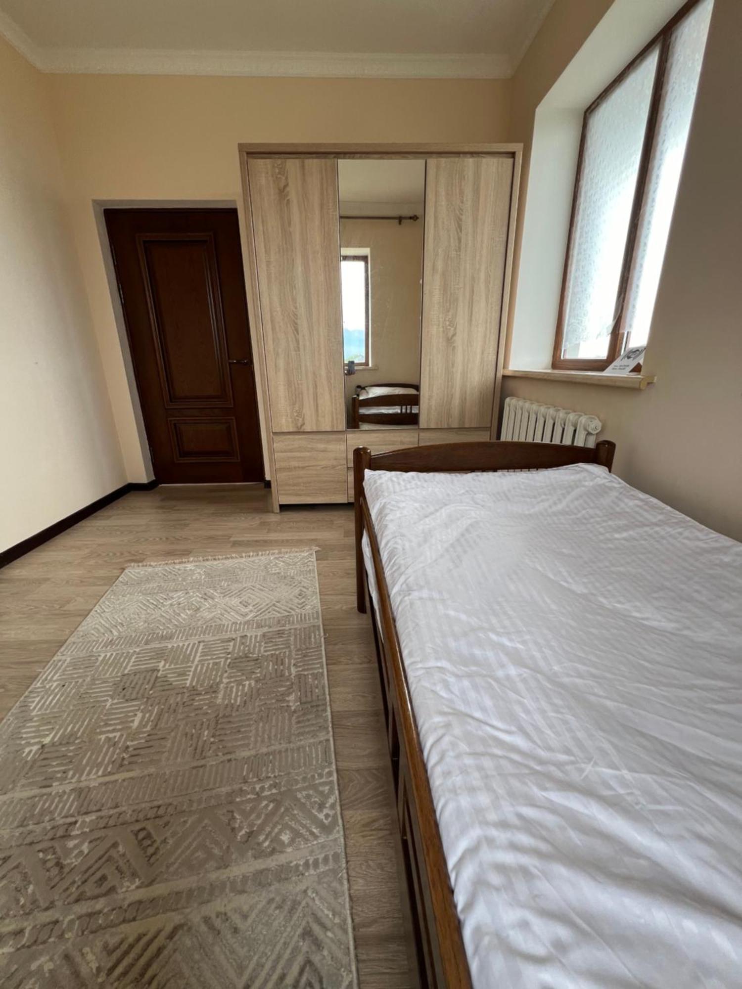 Maksat House Hotell Tossor Eksteriør bilde